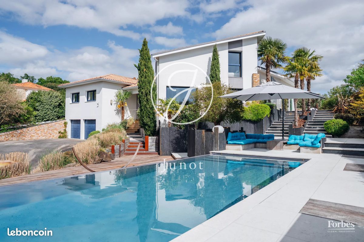 Maison 7 pièces 237 m² · à Vertou · 237 m² · 1 248 000 €