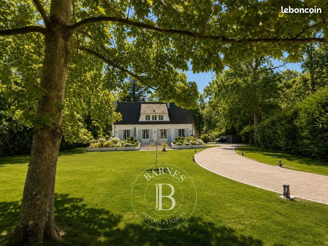 Maison 10 pièces 244 m² · à Lamorlaye · 244 m² · 970 000 €