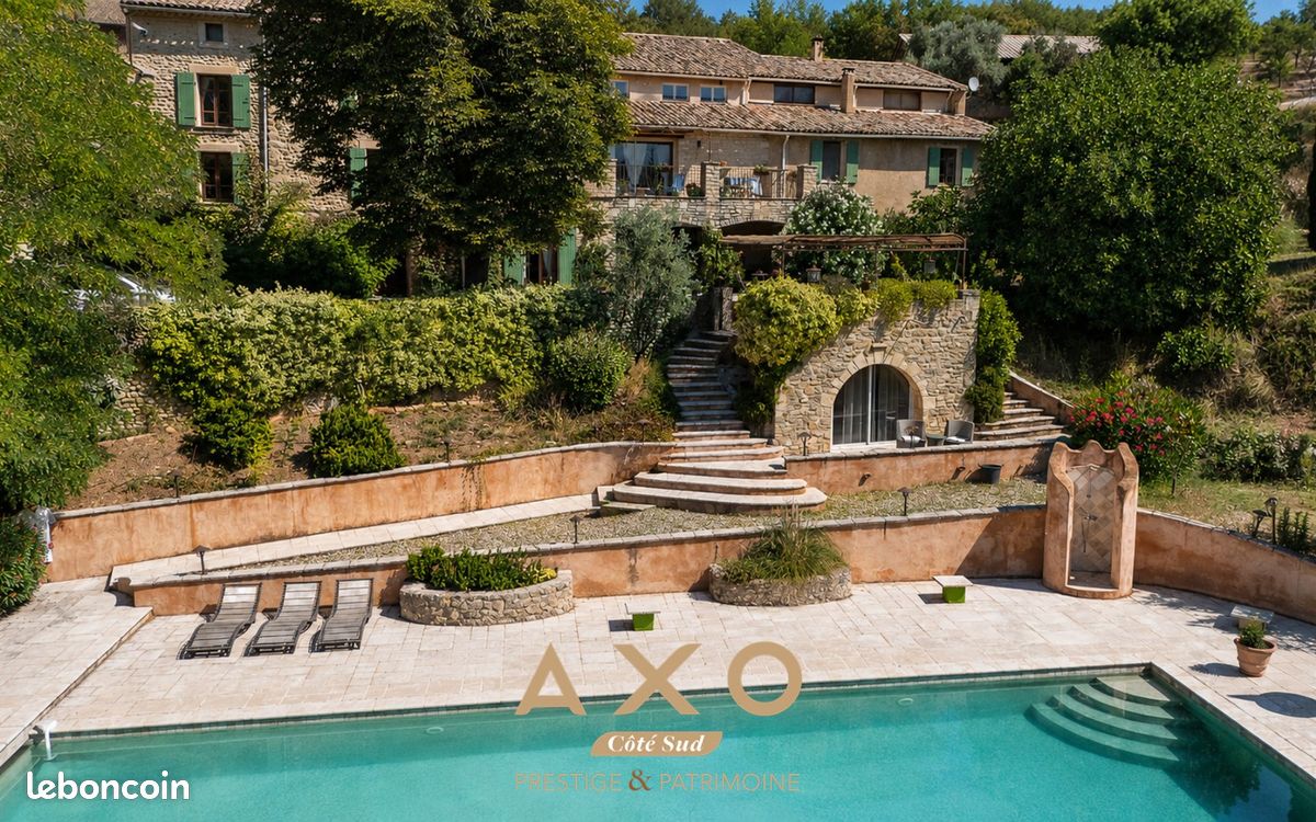 Maison 20 pièces 696 m² · à Allemagne-en-Provence · 696 m² · 995 000 €