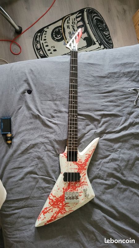 Basse custom faite à la main (image 1)