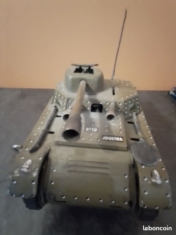 Tank Tchad Joustra N.10 Mécanique À Ressort Vintage Tank Tchad Joustra N.10 Mécanique À Ressort Vintage