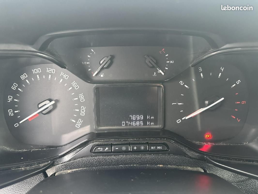 Citroën Berlingo Taille M BlueHDi 100 SetS BVM Live (image 9)