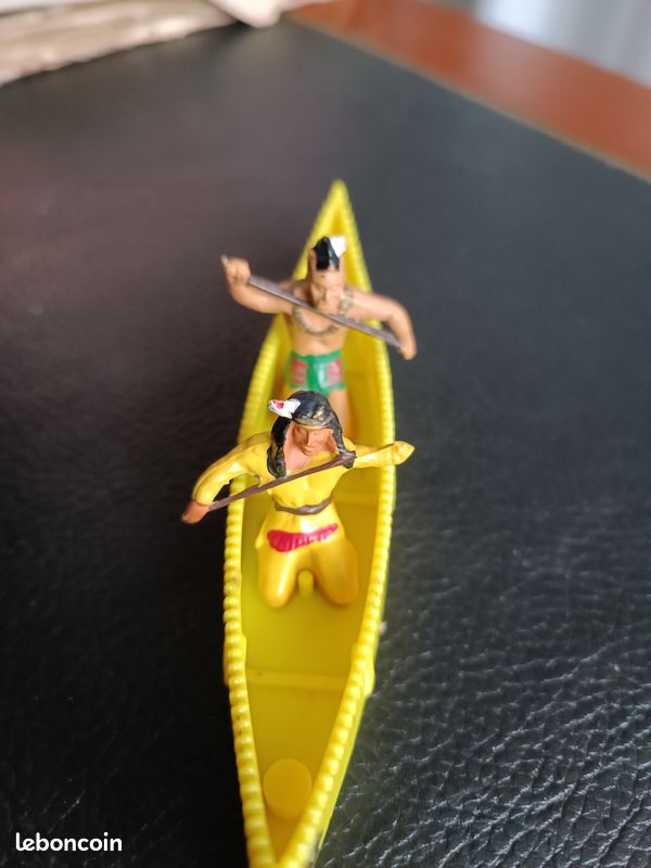 Lot Indiens Timpo Toys 1/32 - Far West Avec Canoë Et Totem - Occasion
