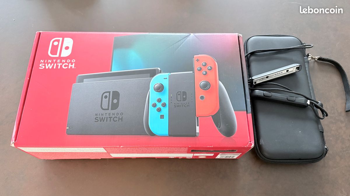 Nintendo Switch (image 1)