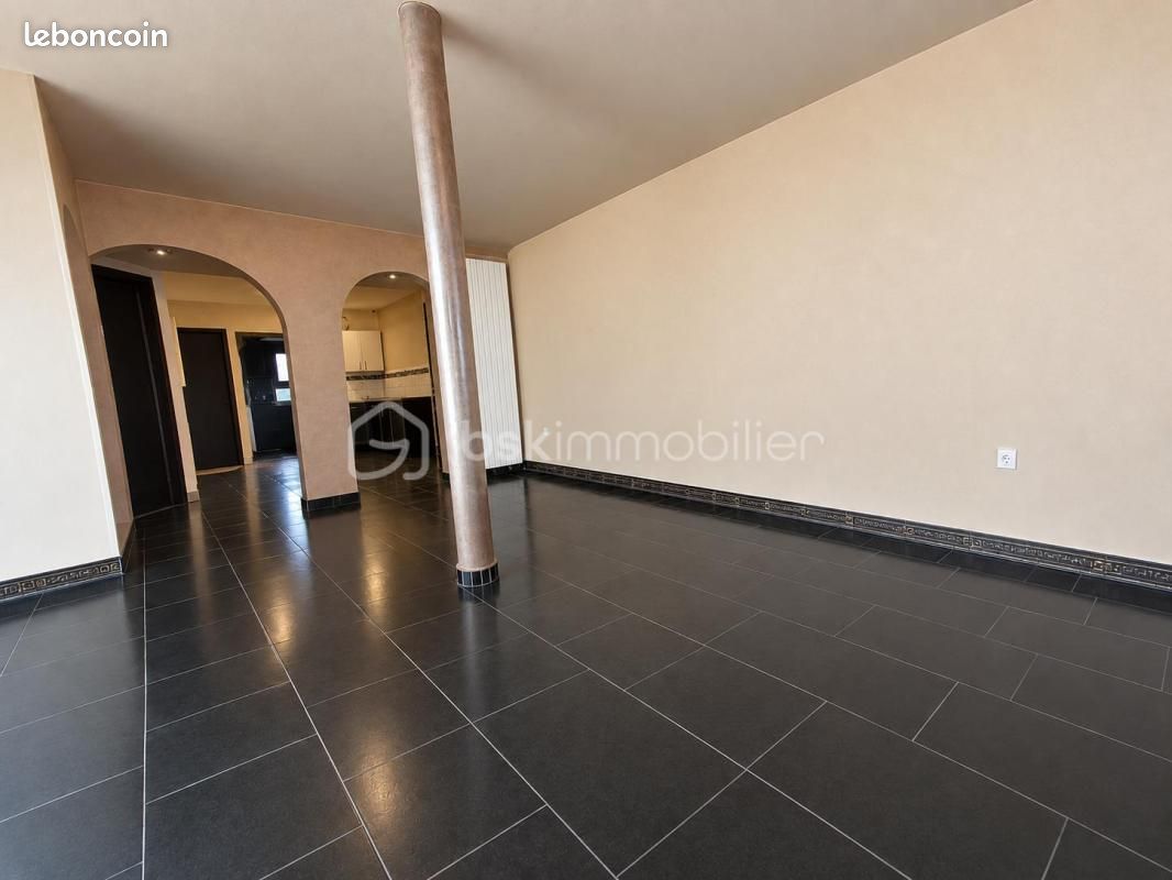 Immeuble 5 pièces 118 m² · à Le Blanc-Mesnil · 118 m² · 340 000 €