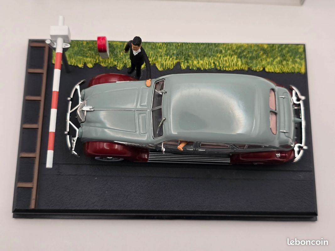 Miniature Altaya - Chrysler Airflow 1/43 - Série Le Passage à Niveau