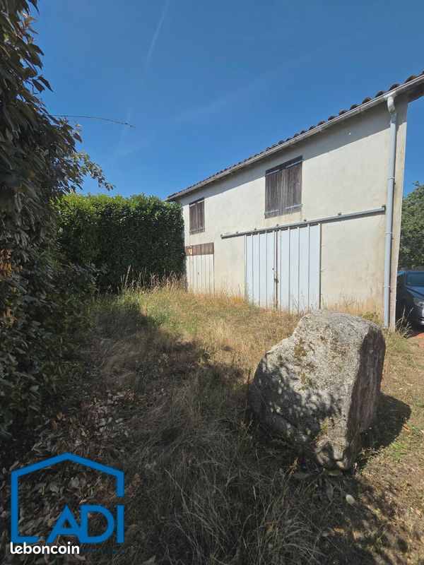 Parking 40 m² · à Fomperron · 40 m² · 12 950 €