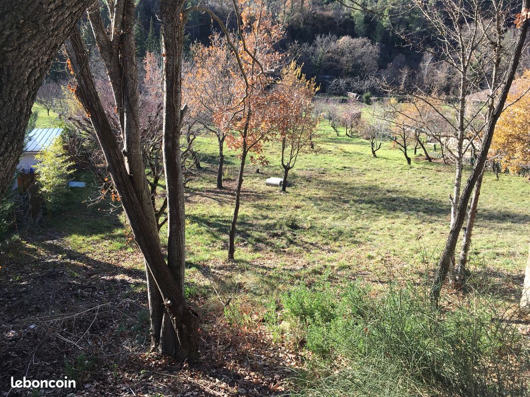 Terrain à bâtir de 3230 m2 BUIS-LES-BARONNIES · 172 000 €