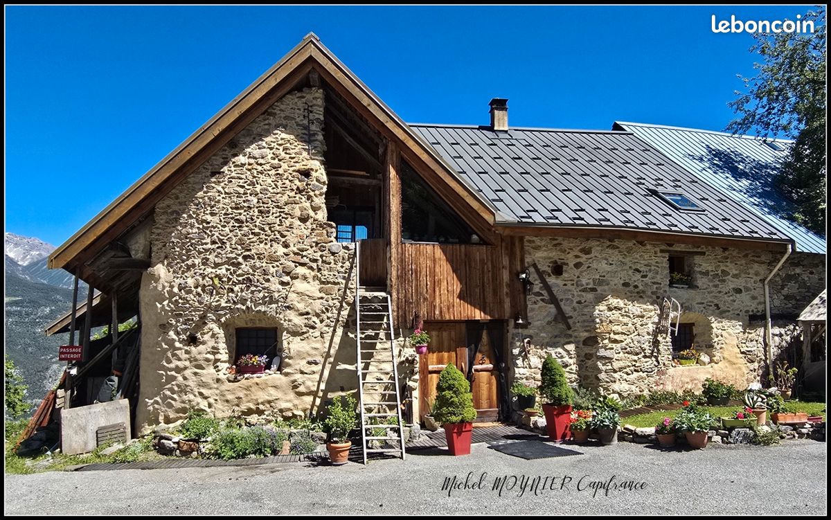 Maison 7 pièces 194 m² · à Champcella · 194 m² · 585 000 €