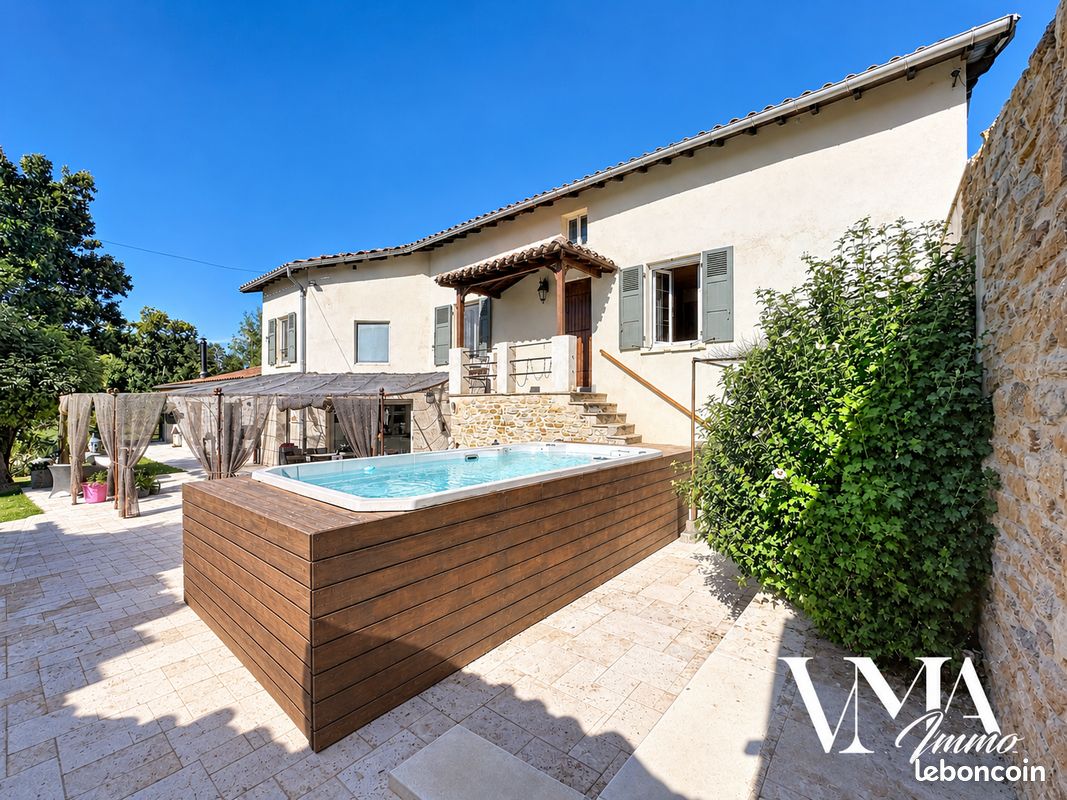 Maison 7 pièces 291 m² · à Marcilly-d'Azergues · 291 m² · 1 000 000 €