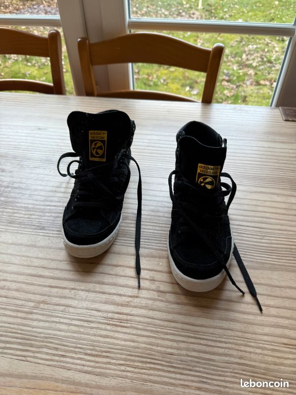 Basket Adidas Americanna Homme Noir taille 42 état neuf Chaussures
