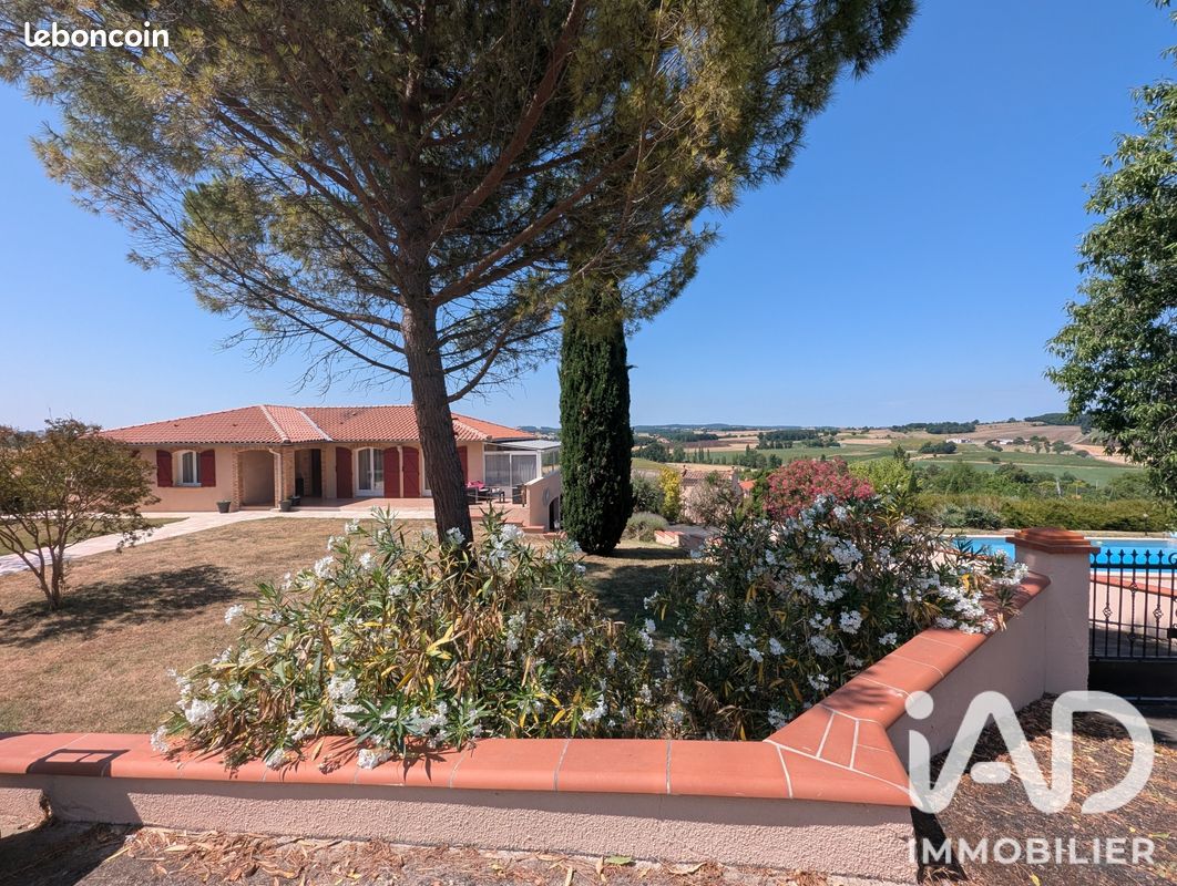 Maison 6 pièces 204 m² · à Aussac · 204 m² · 330 000 €