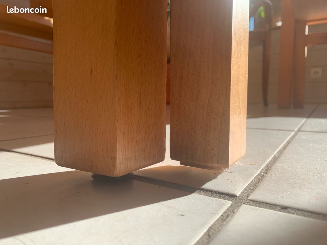 Table et bancs en bois massif (image 4)