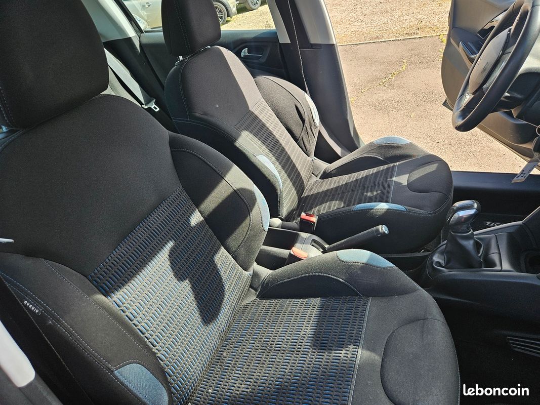 Peugeot 208 1.4l 70cv (image 7)