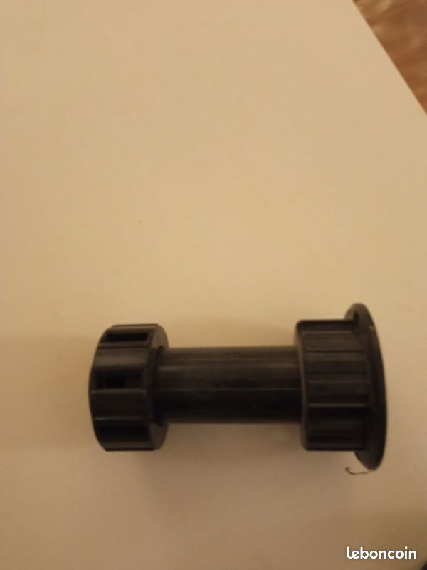 12 Pied de table en plastique et 8 en fer forgé (image 4)