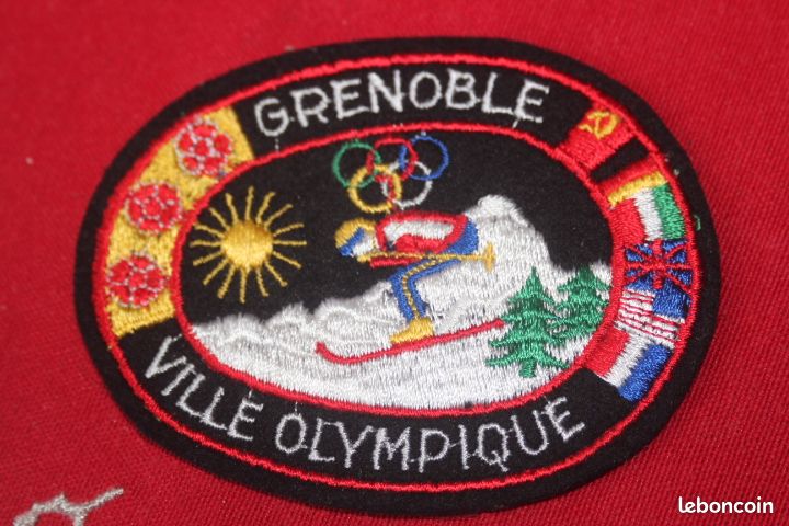 Badge / Pin's Olympique Grenoble 1968 - Vintage, Occasion En Parfait état, Fabriqué En Hongrie