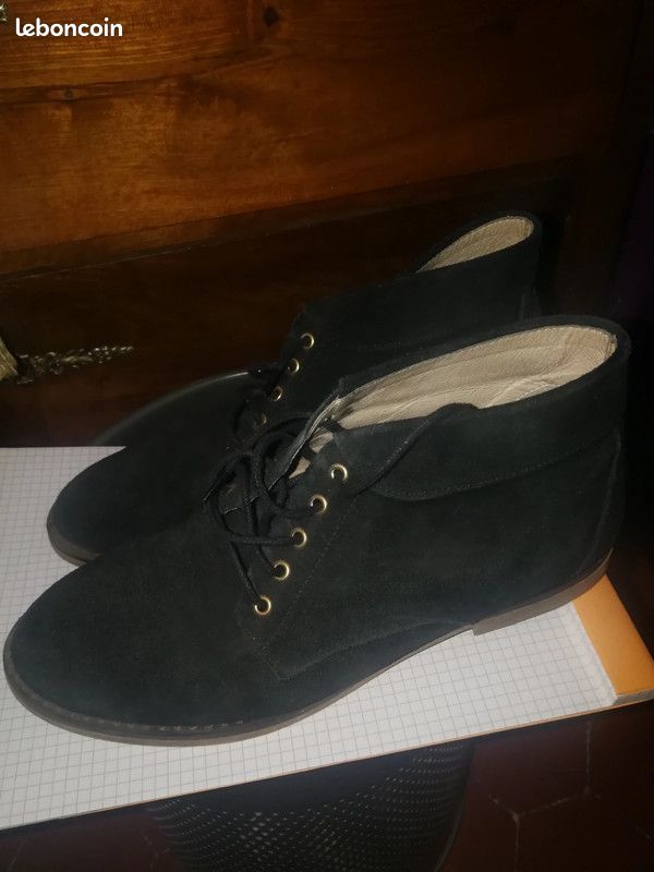 Chaussures lacées noires San Marina Pointure 39 (image 2)