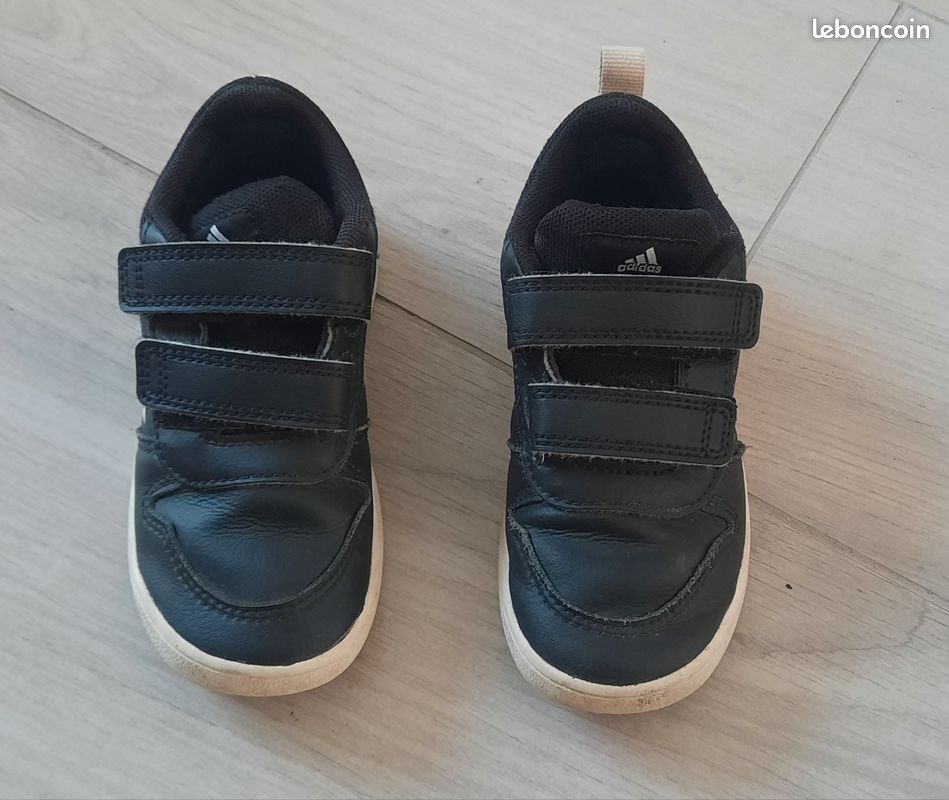 Baskets Adidas Tensaur I en
bon état - Pointure 25 (image 1)