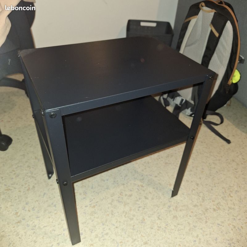 Table chevet IKEA KNARREVIK (image 1)