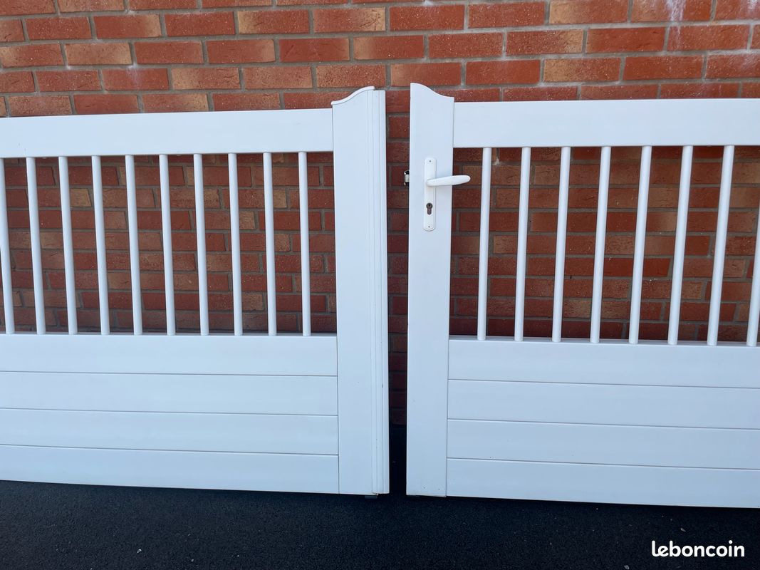 Portail PVC blanc 3m (image 1)