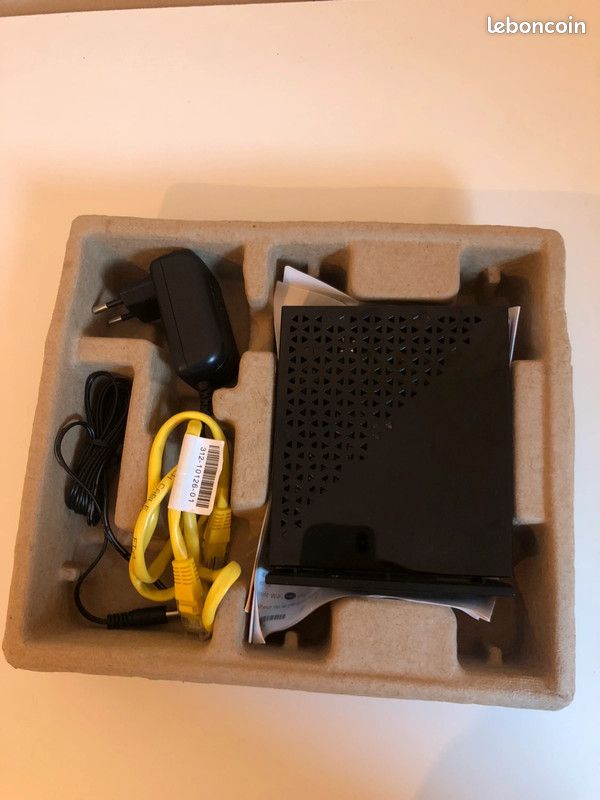 Netgear N300 Wifi router (image 6)