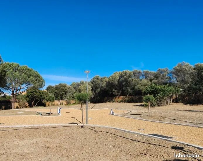 Terrain 850 m² · à Hyères · 750 000 €