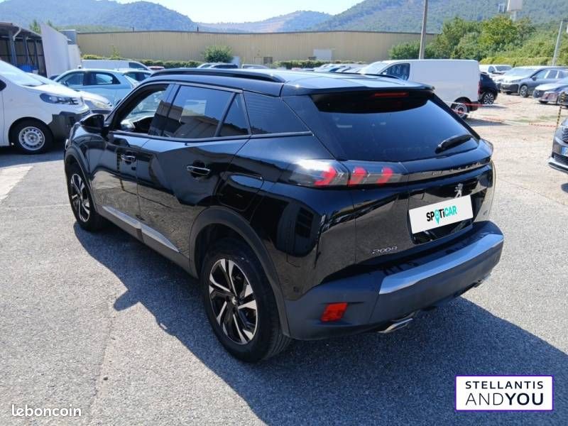 Peugeot 2008 PureTech 130 S&S EAT8 GT (image 5)