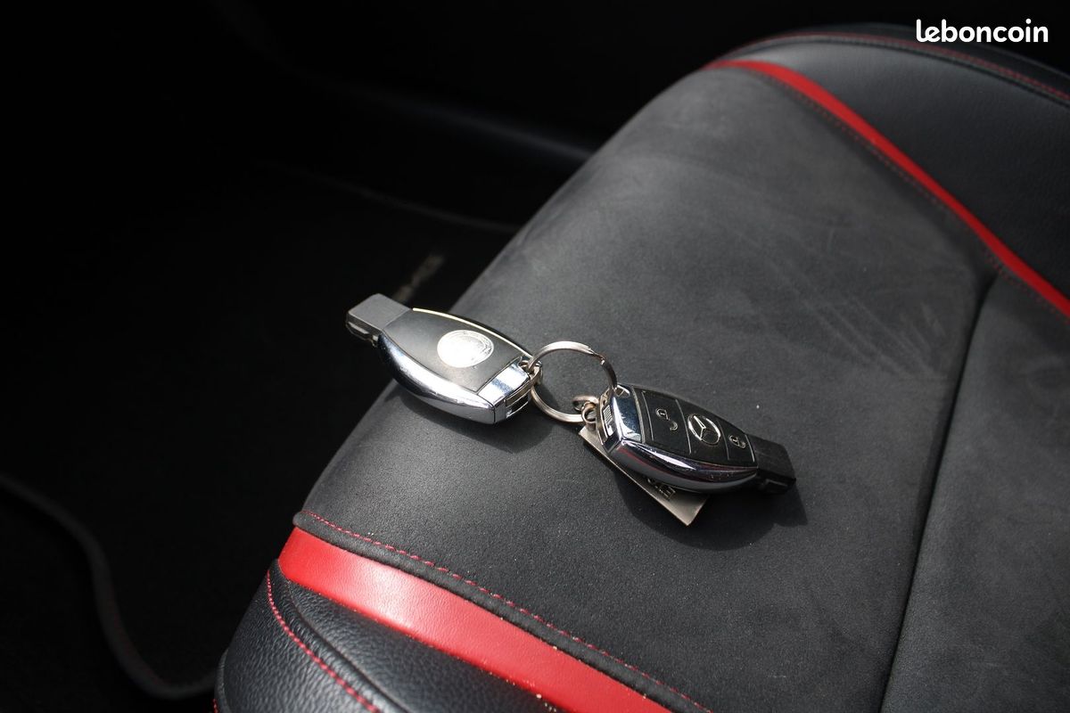 Mercedes CLASSE A 45 AMG "4MATIC" 380 CV GPS CAMÉRA JA 19 USB RECARO FULL LED BOITE SPEEDSHIFT-DCT (image 18)