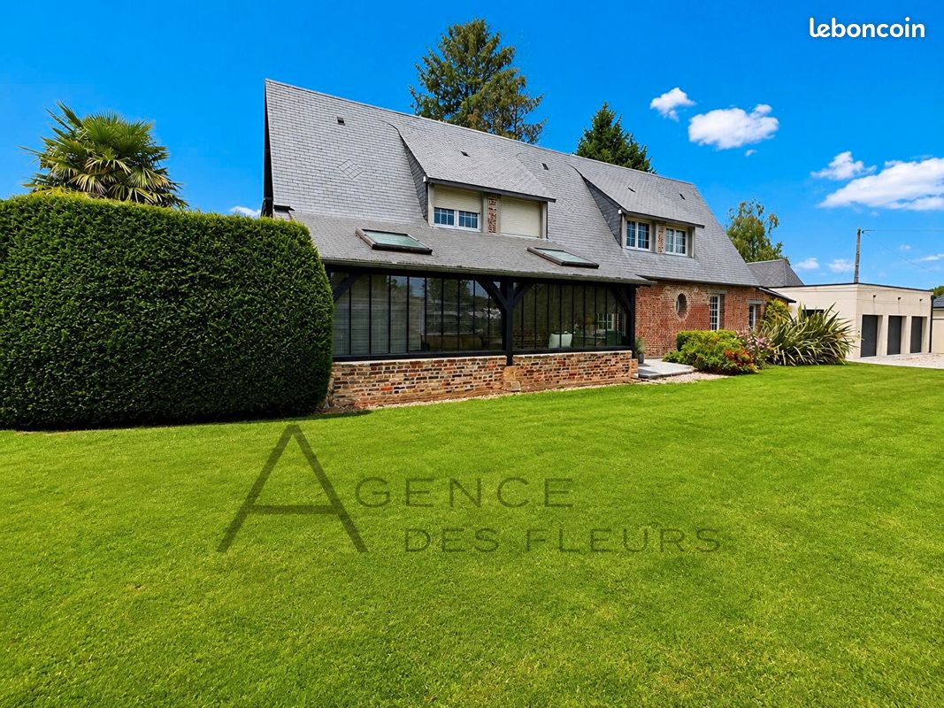 Maison 8 pièces 238 m² · à La Londe · 238 m² · 695 000 €