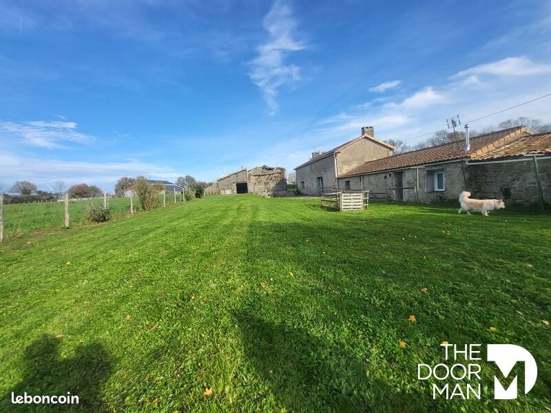 Maison 5 pièces 193 m² · à Neuvy-Bouin · 193 m² · 210 000 €