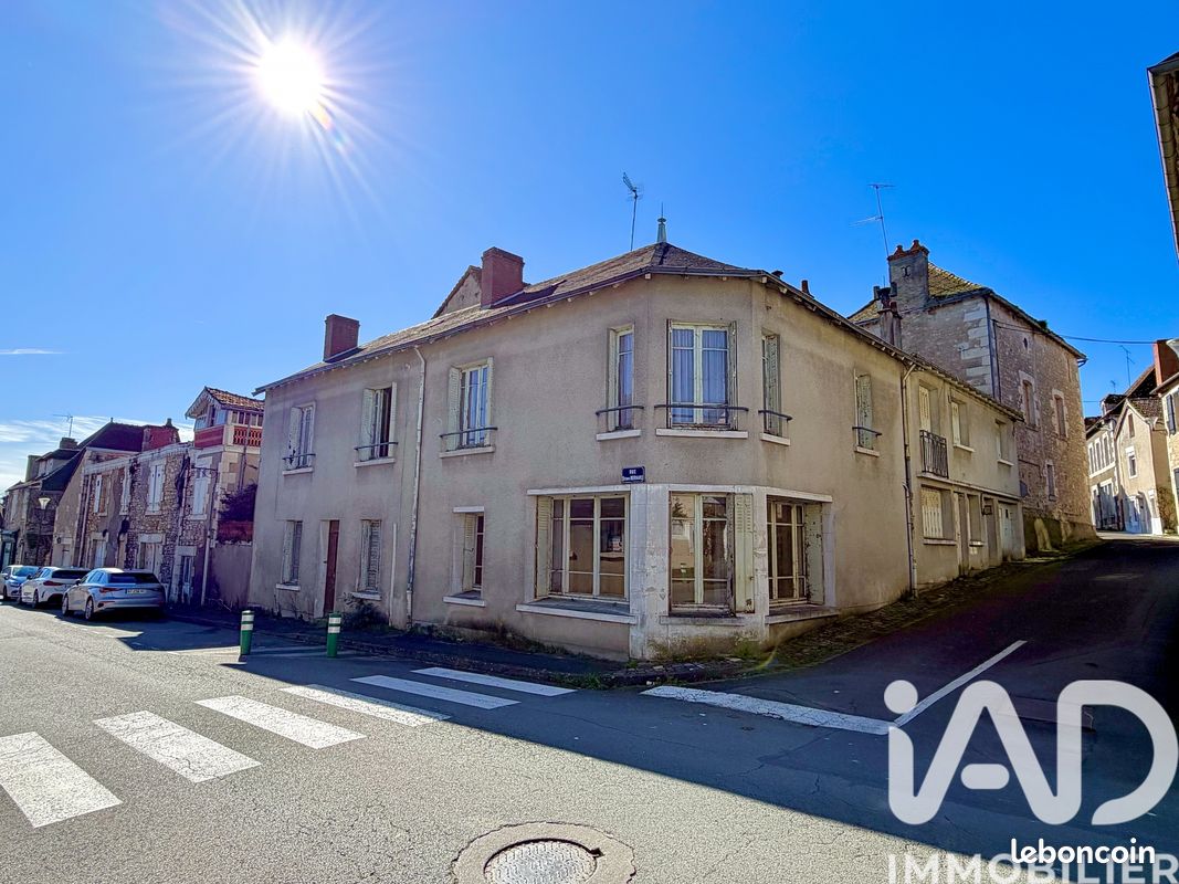 Maison 8 pièces 160 m² · à La Trimouille · 160 m² · 38 500 €