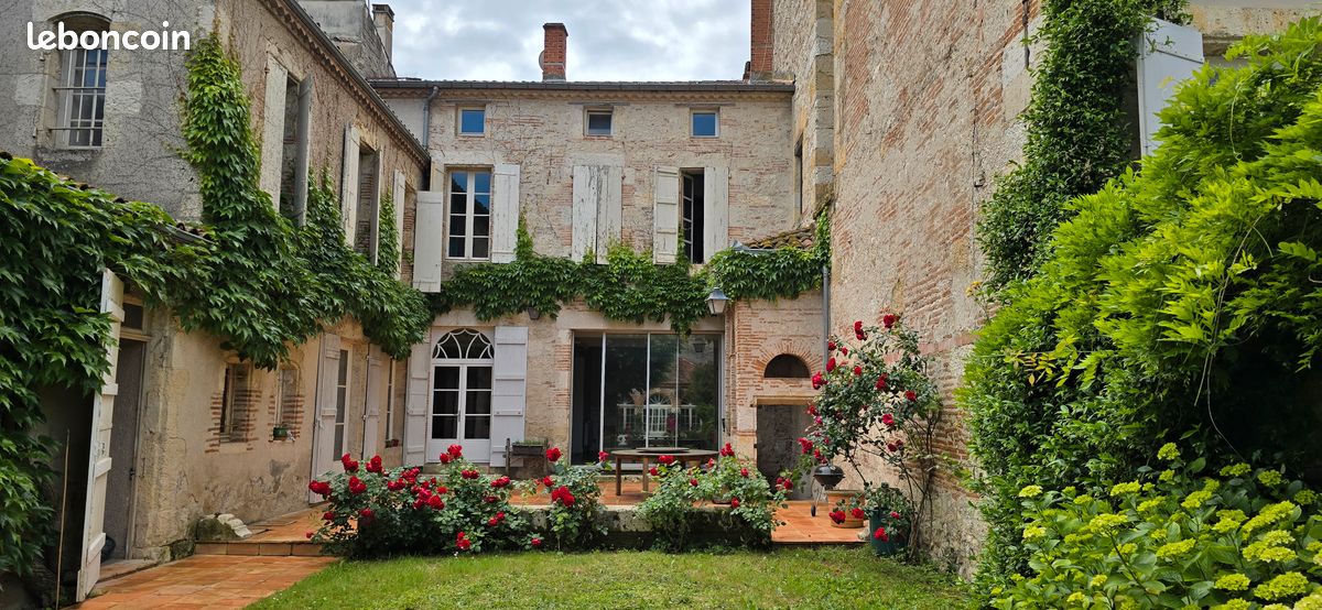 Maison 10 pièces 377 m² · à Agen · 377 m² · 798 000 €
