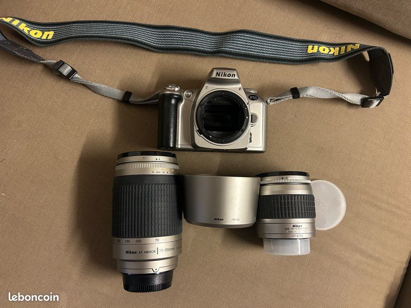 Appareil photo argentique Nikon (image 1)