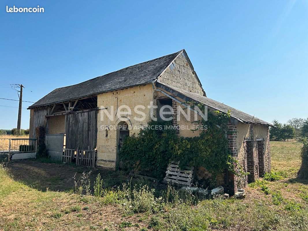 Local commercial 3 pièces 32 m² · à La Chartre-sur-le-Loir · 32 m² · 10 500 €