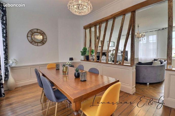 Maison 8 pièces 212 m²
