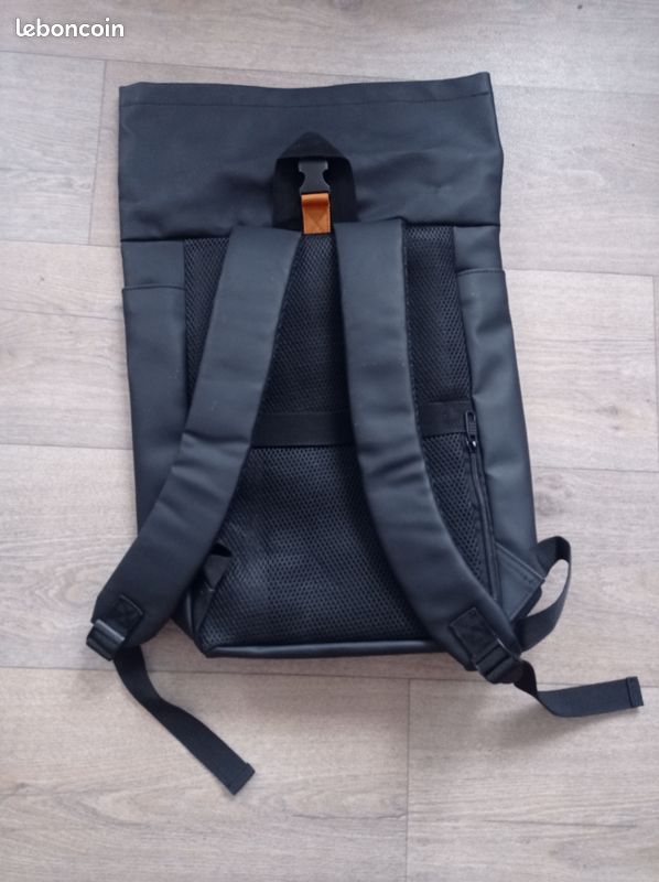 Sac a dos étanche état neuf (image 2)