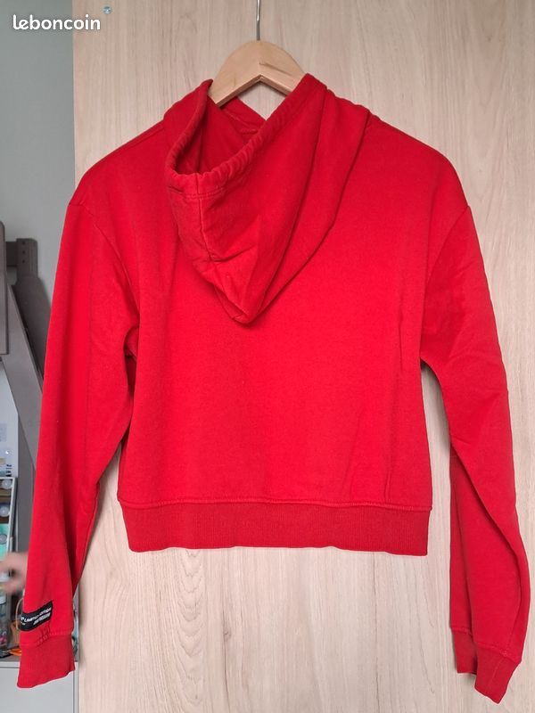Sweat court rouge (image 3)