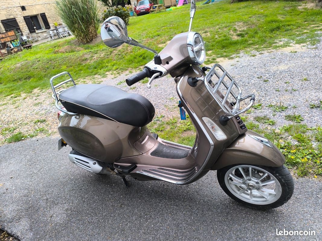 Vespa Gts Vespa Primavera 50 Euro Vespa GTS 125 Euro Beige