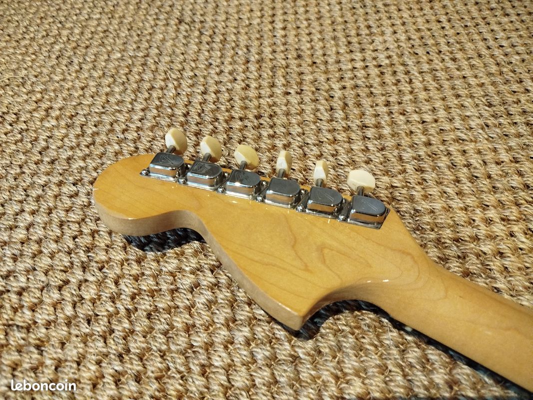 Fender Bronco USA 1971 black refin over dakota red (image 4)