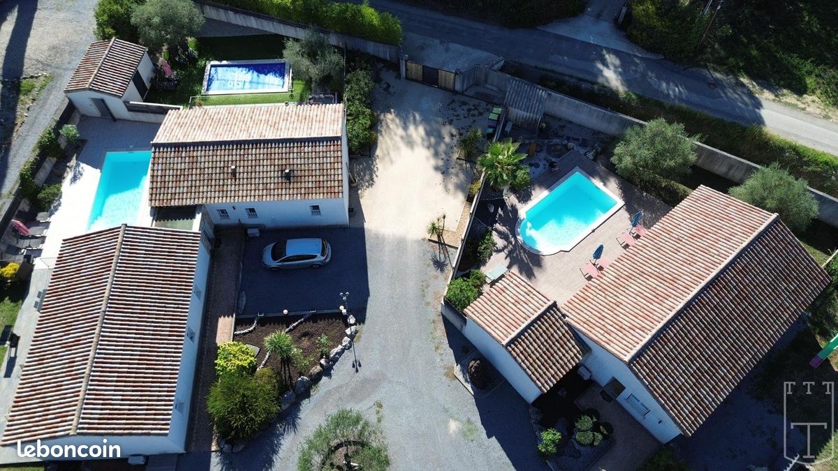 Maison 10 pièces 221 m² · à Grospierres · 221 m² · 787 000 €