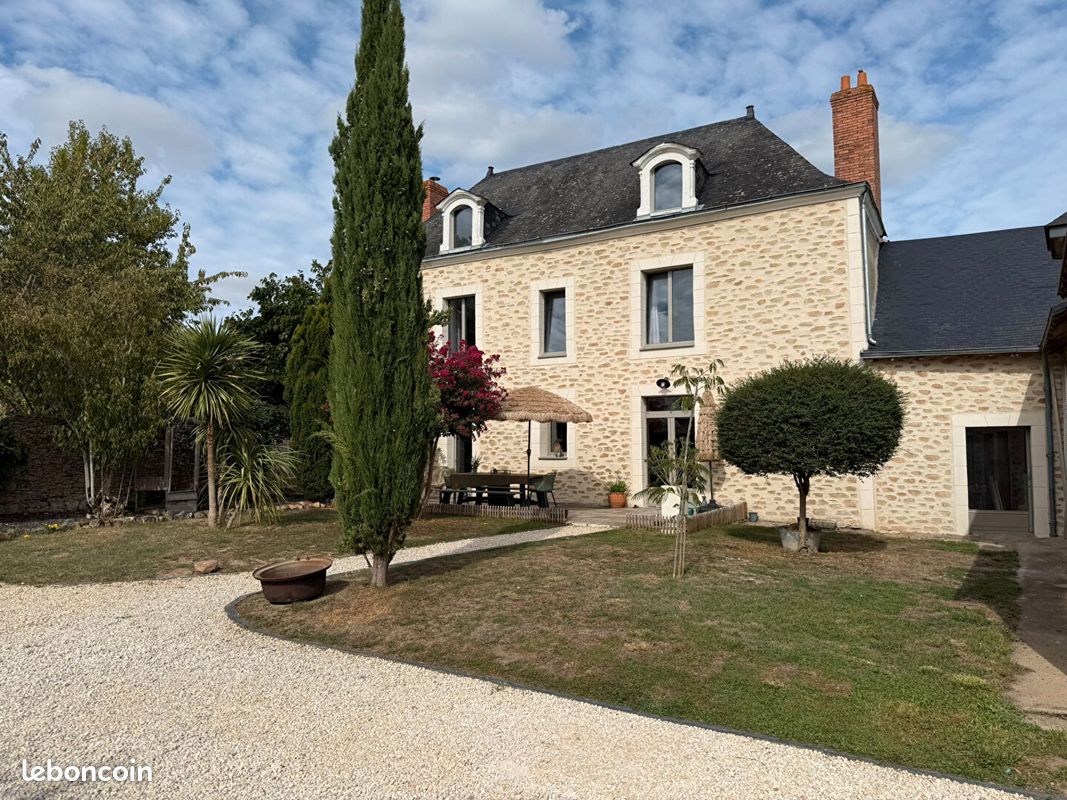 Maison 6 pièces 228 m² · à Tiercé · 228 m² · 525 000 €