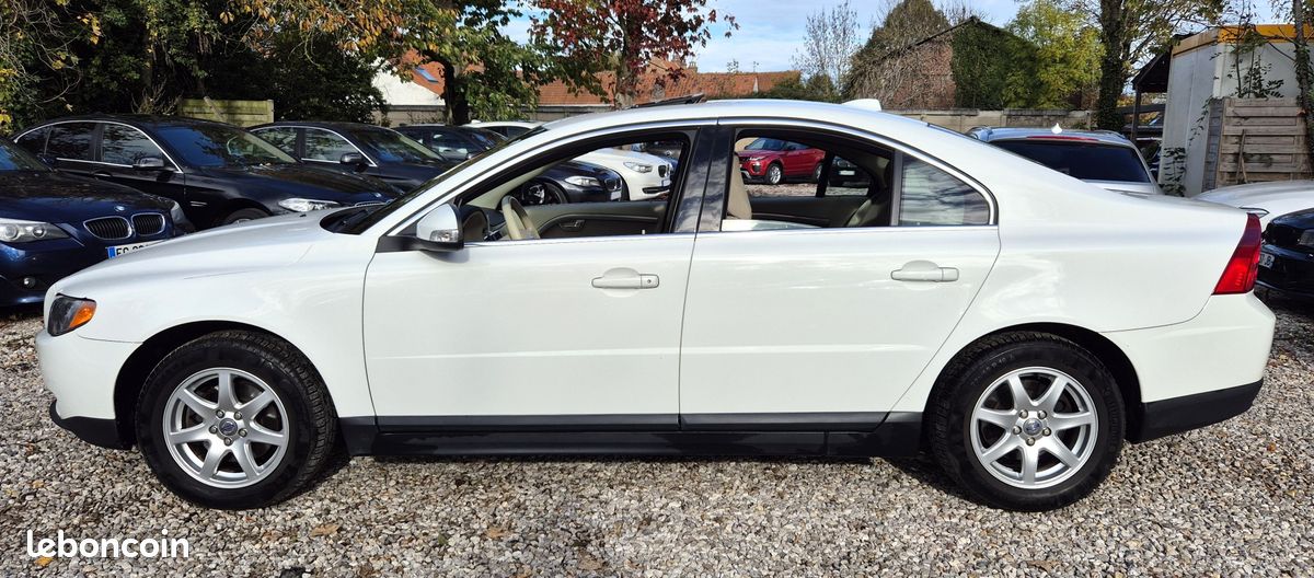 Tres belle volvo s80 2.4 d5 turbo diesel 5 cylindres 2007 avec seulement 129 000 km 1er propriétaire 9 990 (image 3)