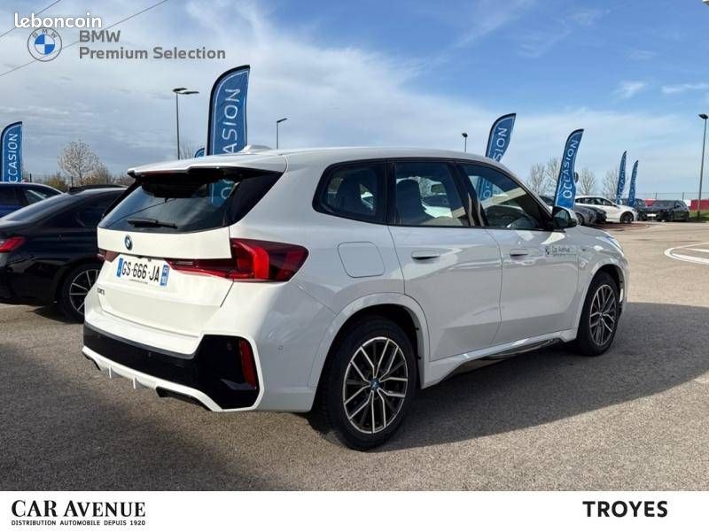 BMW iX1 xDrive30 M Sport (image 12)