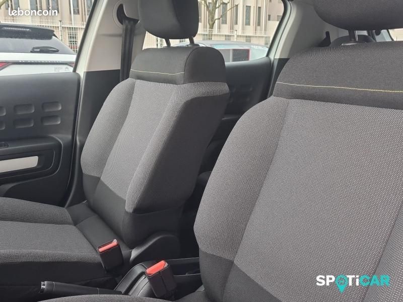 Citroen C3 1.2 PureTech 110ch S&S C-Series 120-121g (image 25)