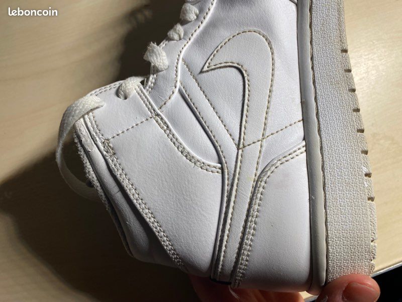 Jordan 1 mid blanche (image 4)