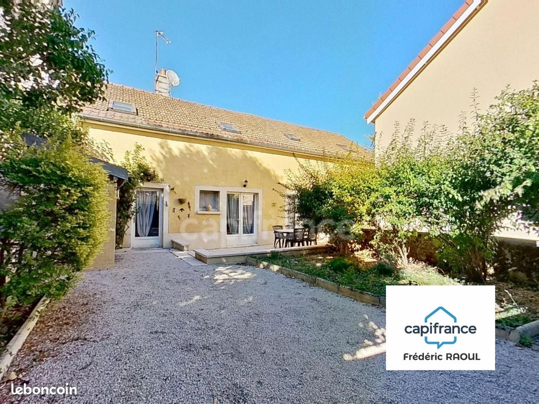 Maison 5 pièces 96 m² · à Lux · 96 m² · 150 000 €