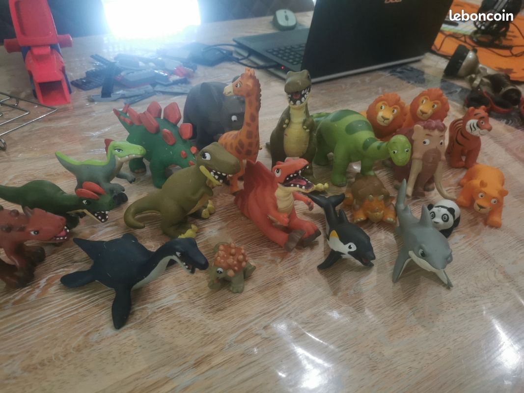 Dinosaures en pladtique (image 1)