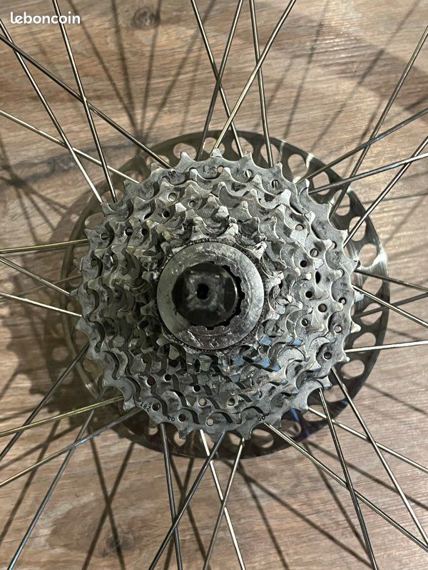 Roue Arrière VTT 26 Pouces Complète – 8 Vitesses Avec Pneu Et Chambre à Air