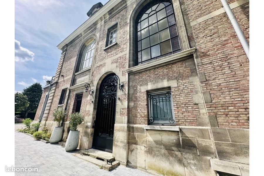 Maison 11 pièces 310 m² (image 1)