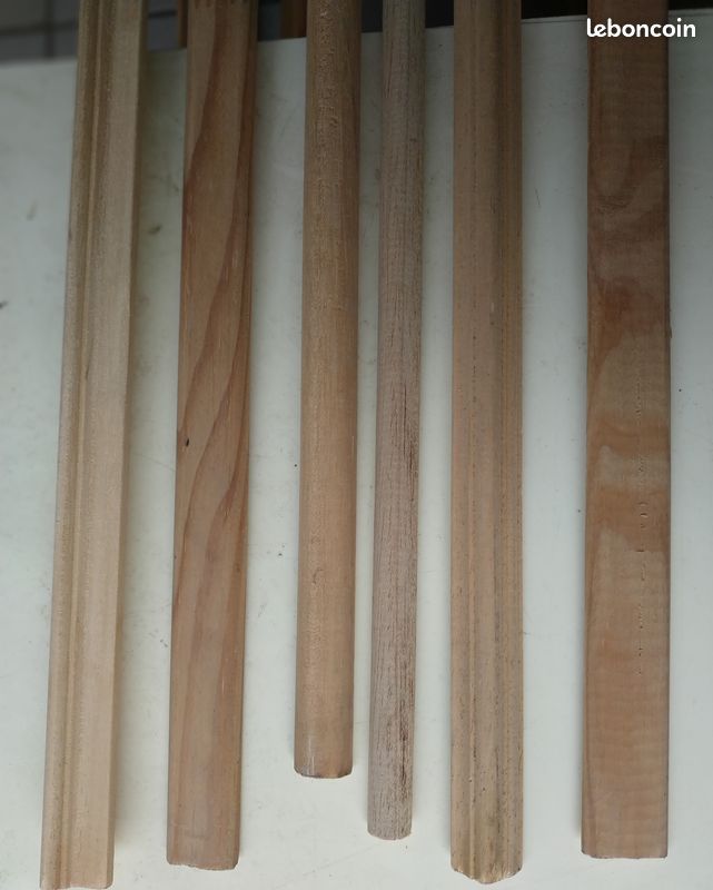Différentes moulures en pin neuves - Bricolage